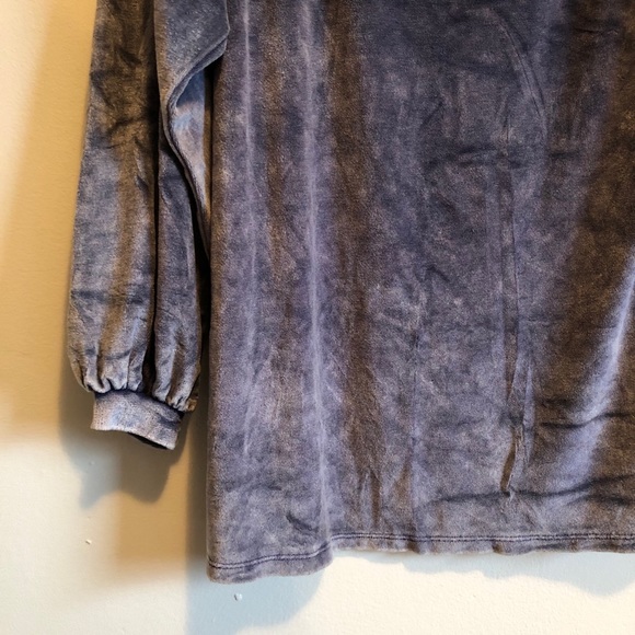 Velvet Blue Long Sleeve🦋 - Picture 1 of 3